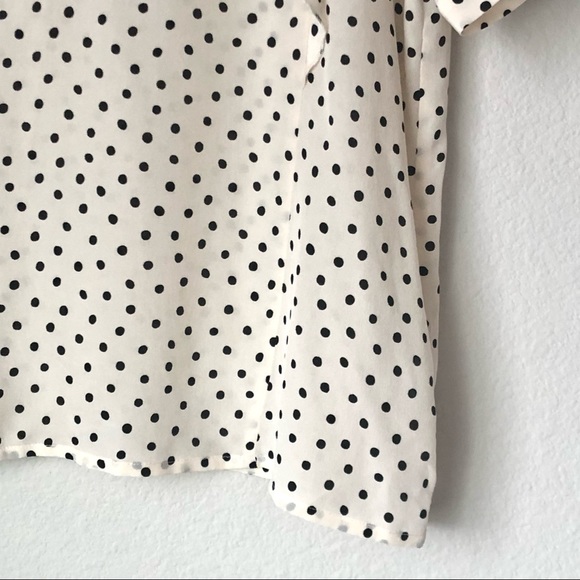 \Madewell\• V-Neck Silk Ruffle Top - Picture 8 of 16